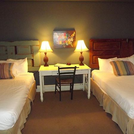William Watson Hotel (Adults Only) Pittsfield Bagian luar foto
