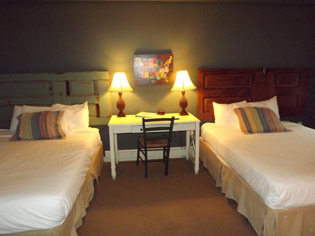 William Watson Hotel (Adults Only) Pittsfield Bagian luar foto