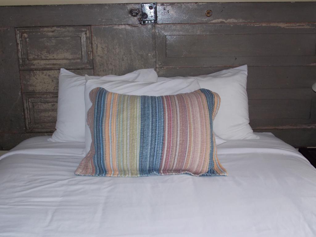 William Watson Hotel (Adults Only) Pittsfield Bagian luar foto