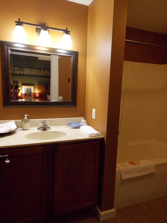 William Watson Hotel (Adults Only) Pittsfield Bagian luar foto