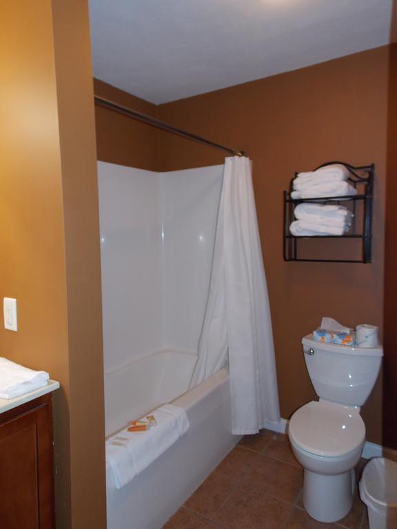 William Watson Hotel (Adults Only) Pittsfield Bagian luar foto