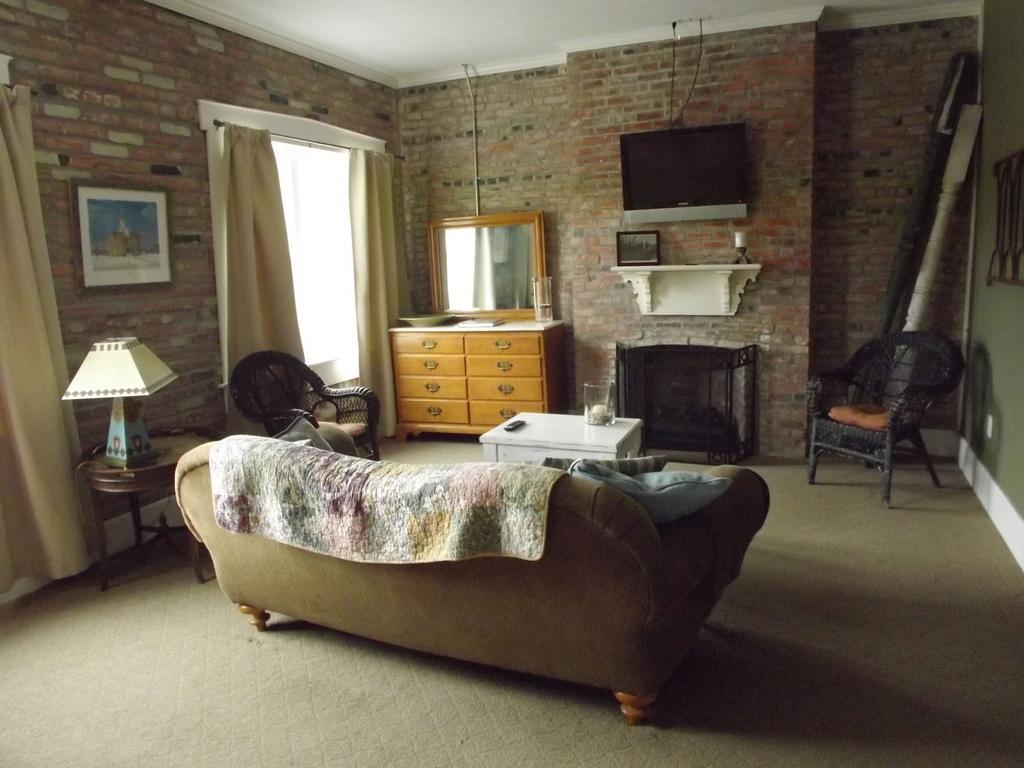 William Watson Hotel (Adults Only) Pittsfield Bagian luar foto