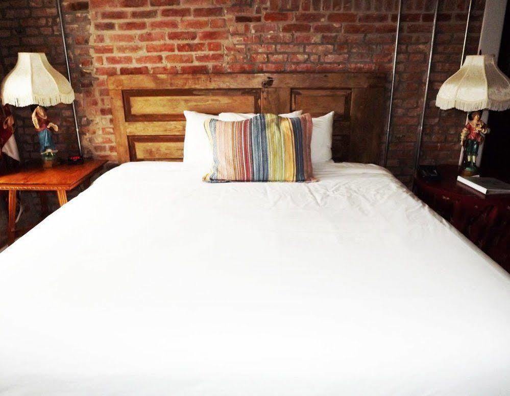 William Watson Hotel (Adults Only) Pittsfield Bagian luar foto