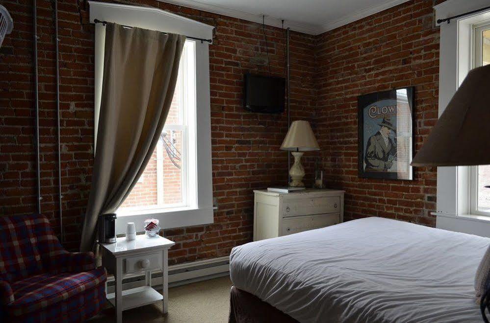 William Watson Hotel (Adults Only) Pittsfield Bagian luar foto