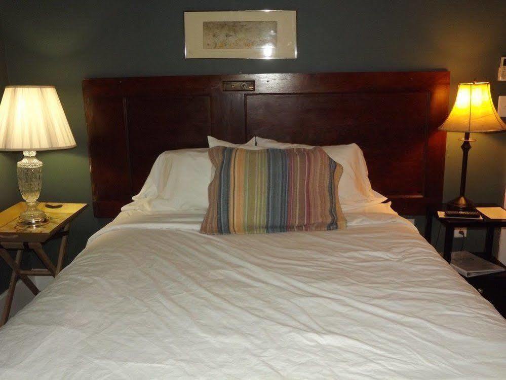 William Watson Hotel (Adults Only) Pittsfield Bagian luar foto