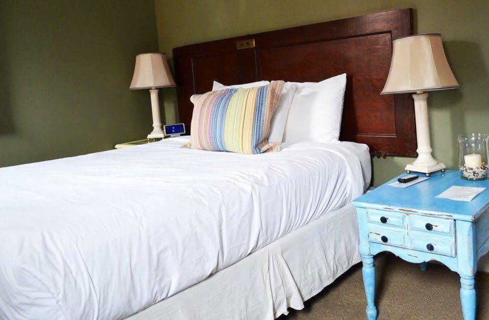 William Watson Hotel (Adults Only) Pittsfield Bagian luar foto