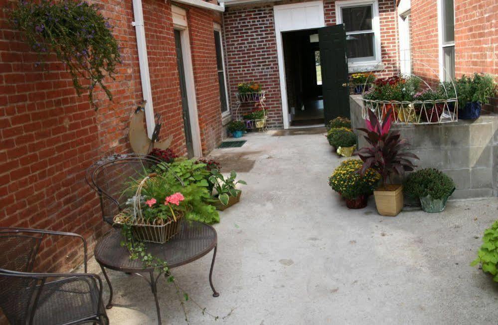 William Watson Hotel (Adults Only) Pittsfield Bagian luar foto